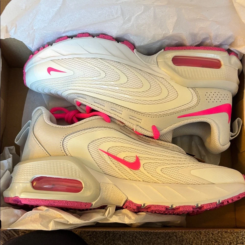 NWT Nike air max fire
